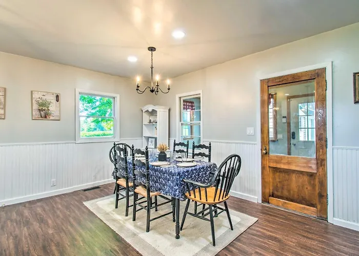 Holiday home Beautifully Restored In Marshall! *