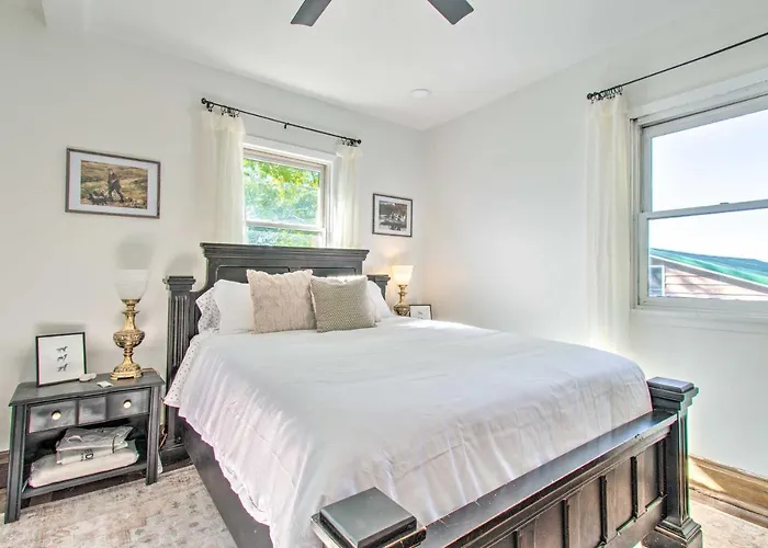 Beautifully Restored In Marshall! *