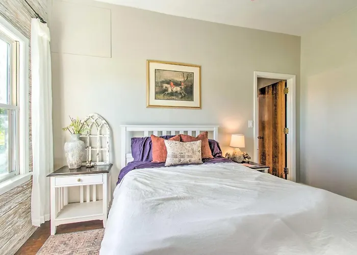 Beautifully Restored In Marshall! *