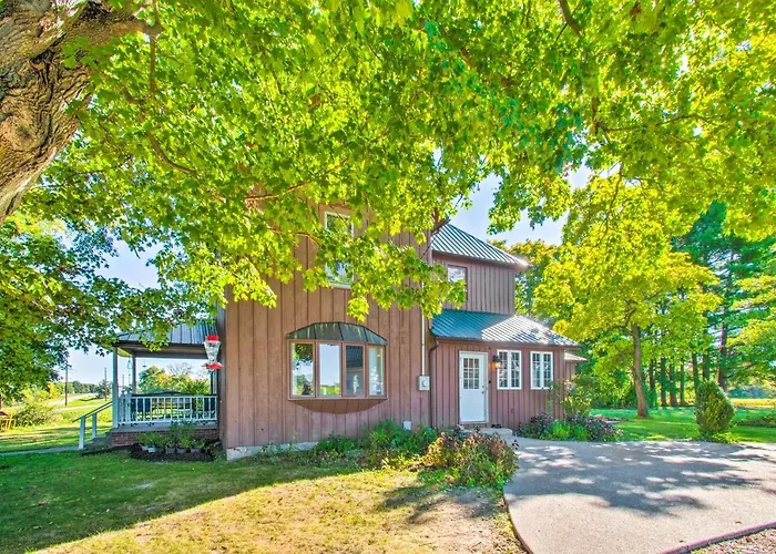 Beautifully Restored In Marshall! *