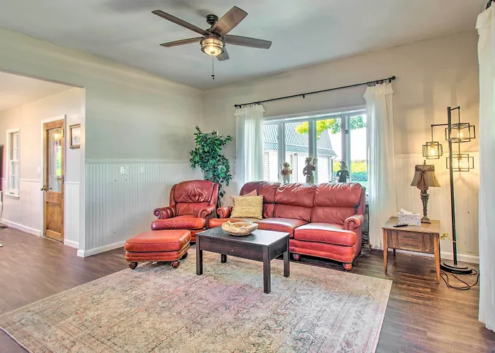 Beautifully Restored In Marshall! * Marshall
